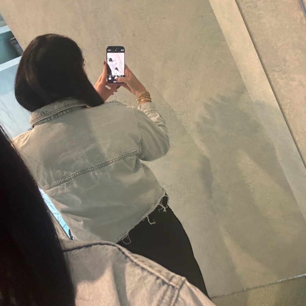 ZARA Cropped Denim Jacket - size M - Picture 6 of 9